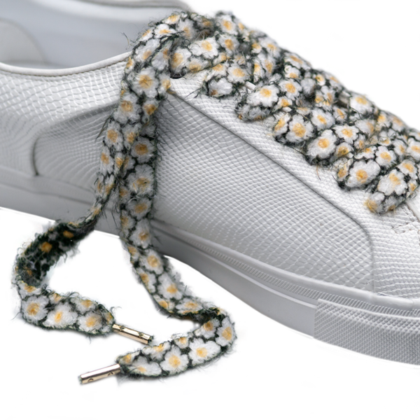 Cordones Planos Estampados Flores Blanco Negro